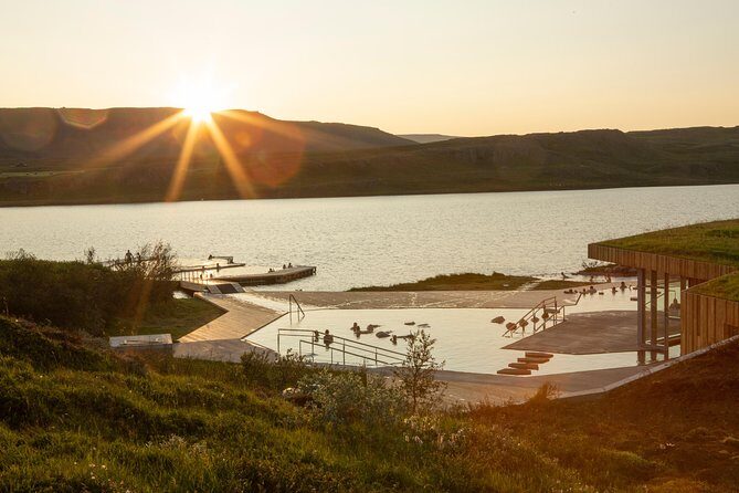 Vök Baths Admission Ticket - Views at Daybreak or Night: Why Timing Changes the Mood