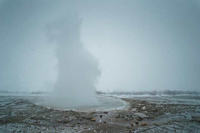 Your private golden circle tour with a personal guide - The 8-hour route: Þingvellir, Kerið, Geysir, and Gullfoss in one sweep